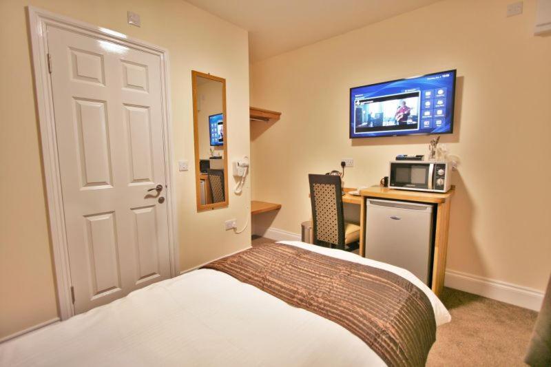 Central Studios Gloucester Place By Roomsbooked Челтенхам Экстерьер фото